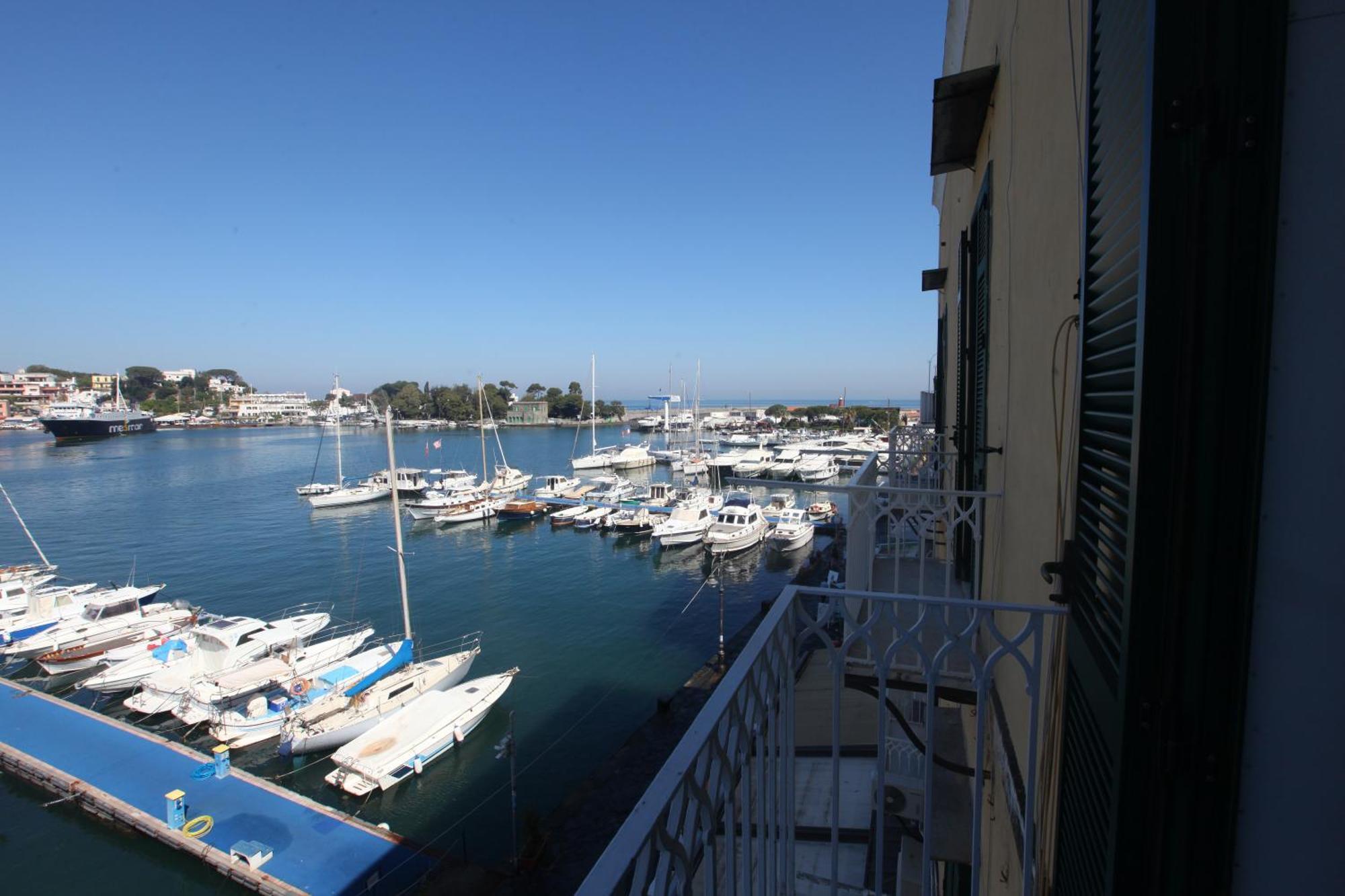 Riva Destra Home By Domusextra Ischia Exterior foto