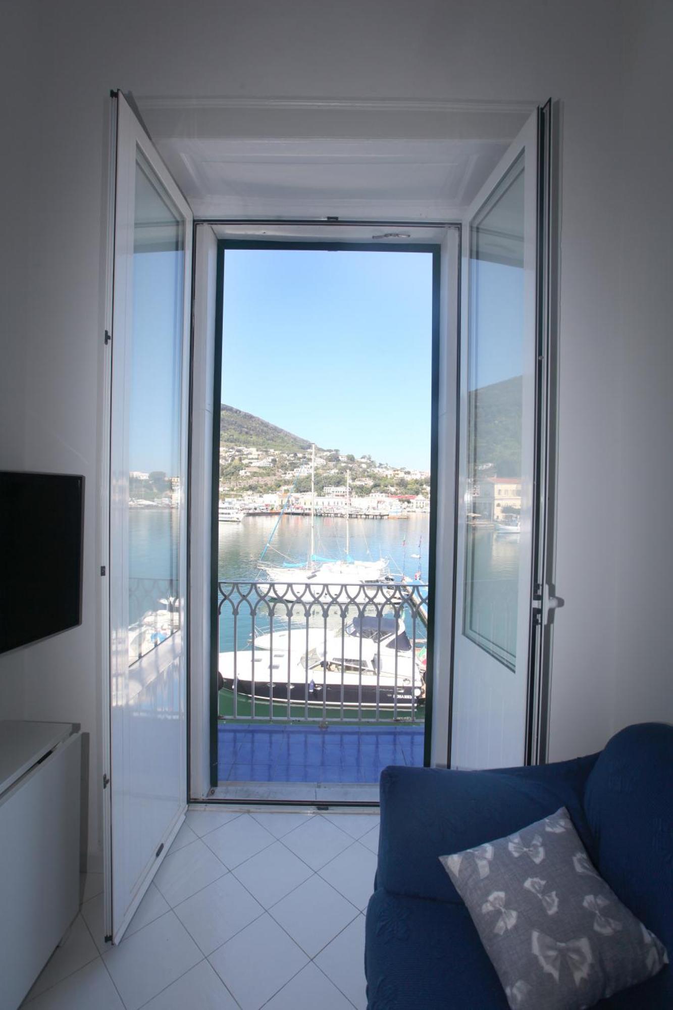 Riva Destra Home By Domusextra Ischia Exterior foto